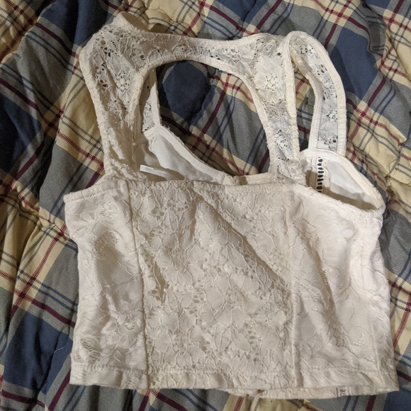 Ubran outfitters - Picture 2 of 3